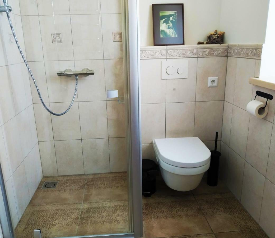9 Min From Palanga! Luxury House On The River And Sauna Kretinga Exterior photo